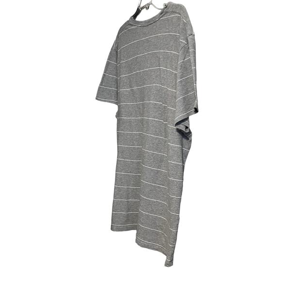 OLD NAVY V-NECK SHORT SLEEVE T-SHIRT, WOMENS, XXL, GREY WITH THIN WHITE STRIPES - Picture 4 of 10